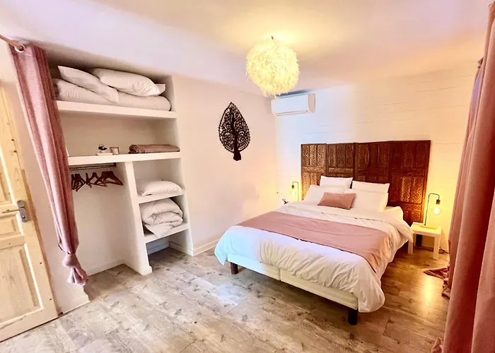 Domaine Colibri En Provence 3*